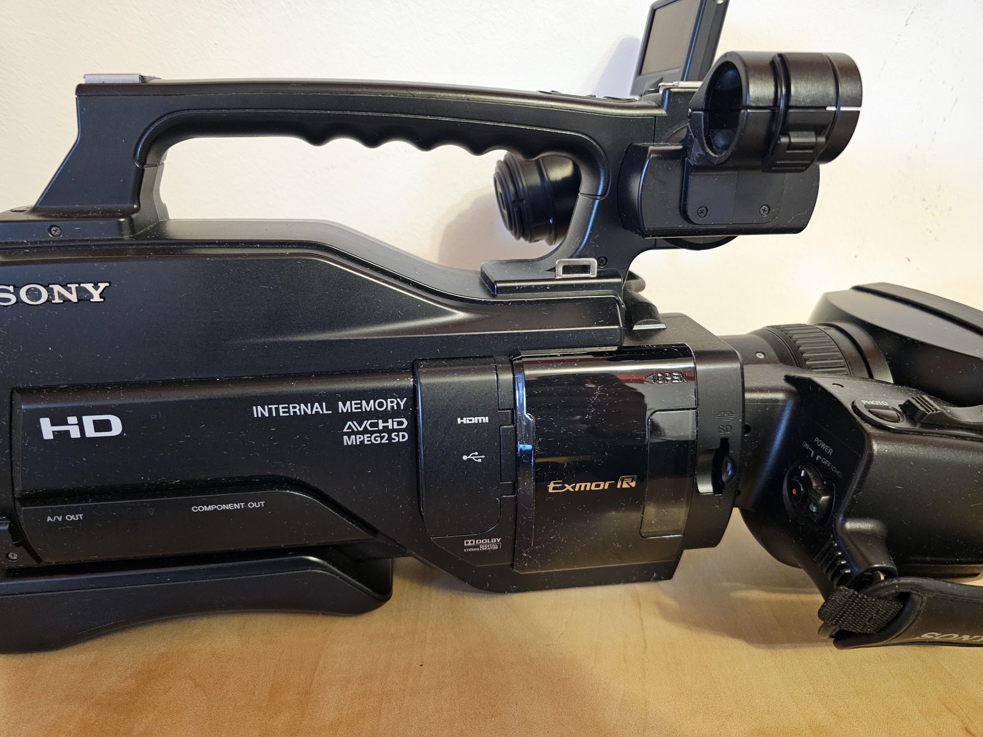 Camera profesionala Sony HXR MC2000