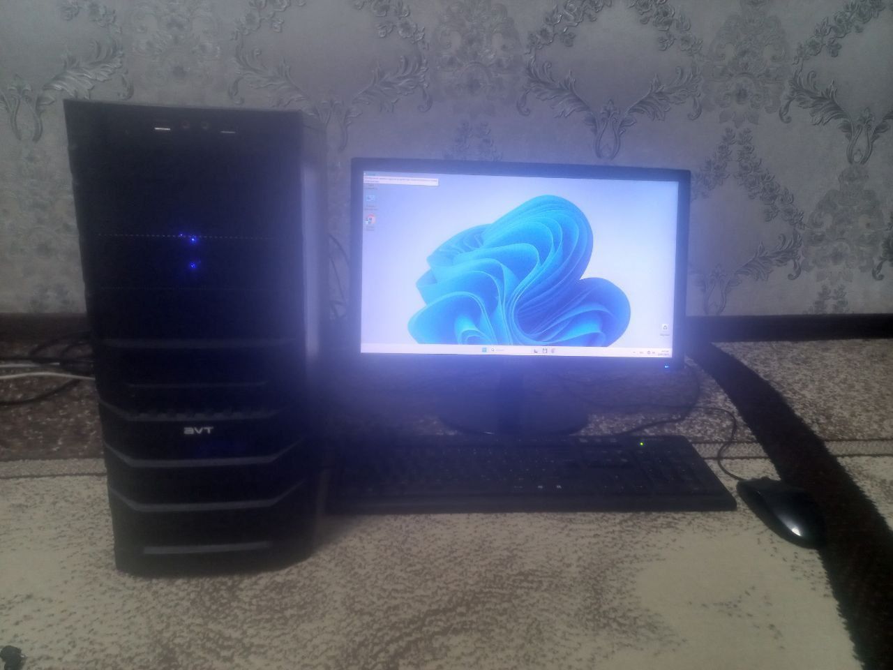 Продаю компьютер в очень хорошем состояние.
SSD - 128 gb
HDD - 500 gb