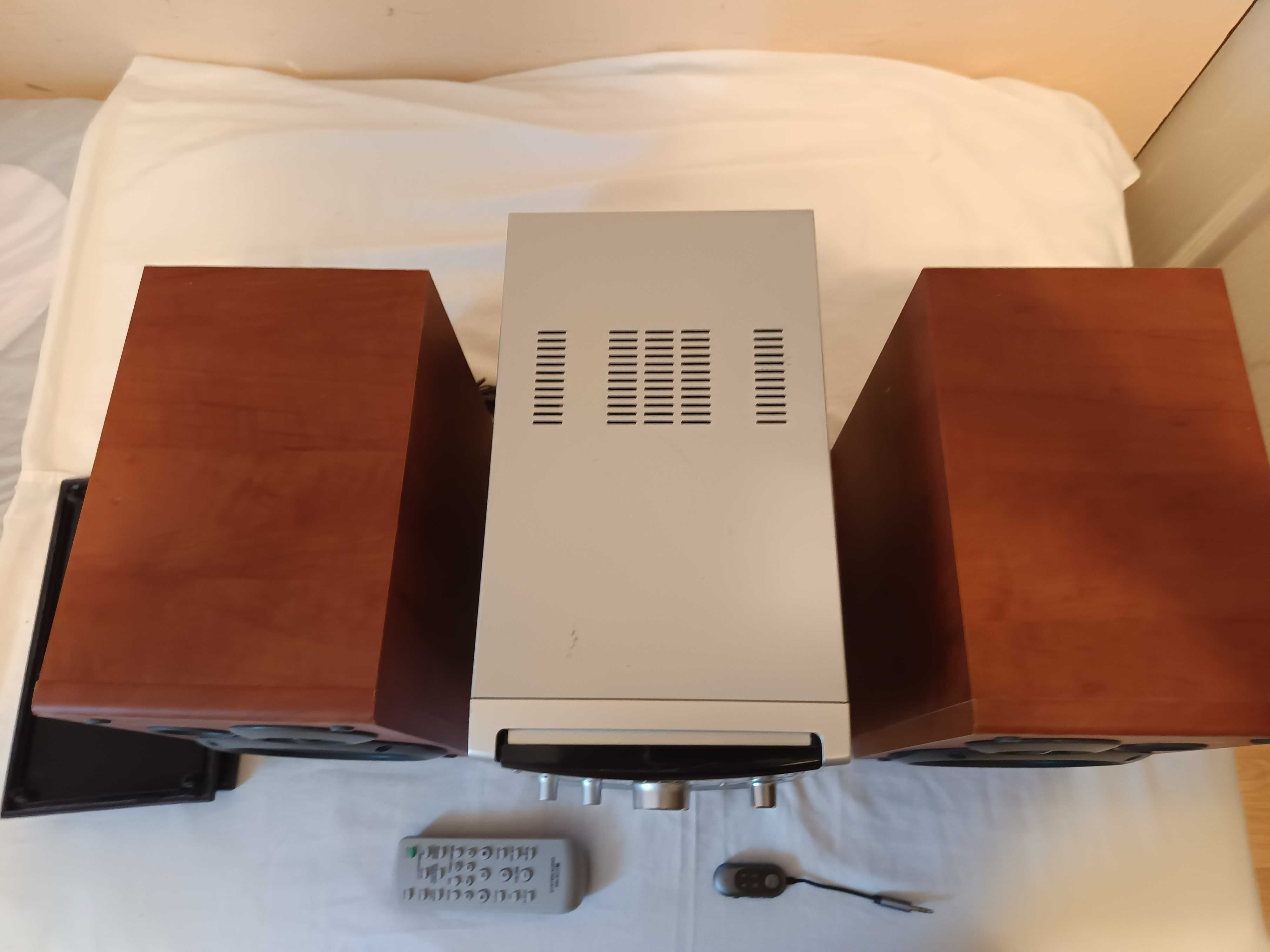 sistem audio sony --cd-radio-caset-amplifiicator-- cu 2 boxe 2x75w--