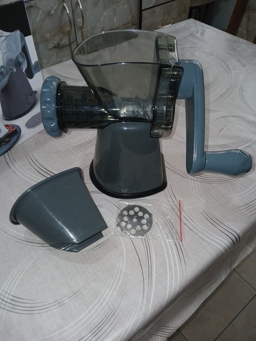 Ръчна месомелачка