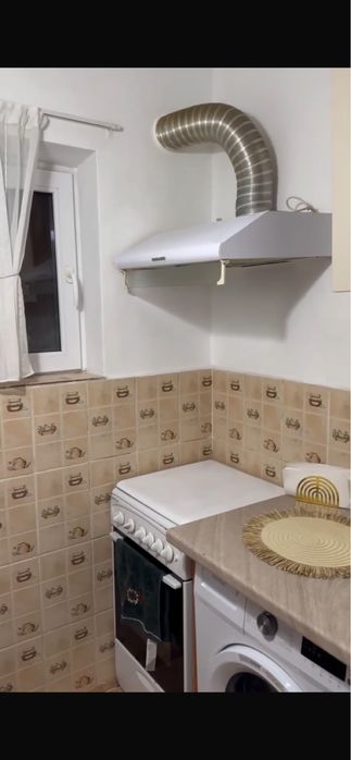 Vand gardoniera in drobeta, 27 m2, etj 1 la popieri. Recent renovata