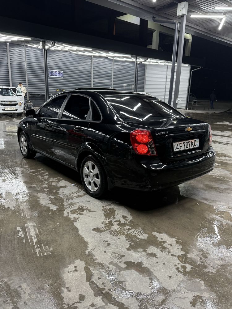 Jentra 3 paz 2023 yil 33.000km benzin- gaz 4 pakaleniya