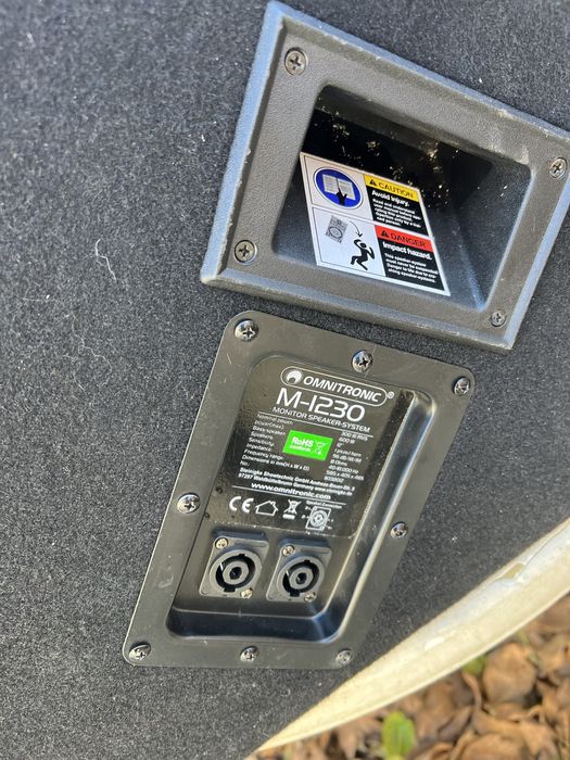 Distractie pe cinste in bar terasa restaurant