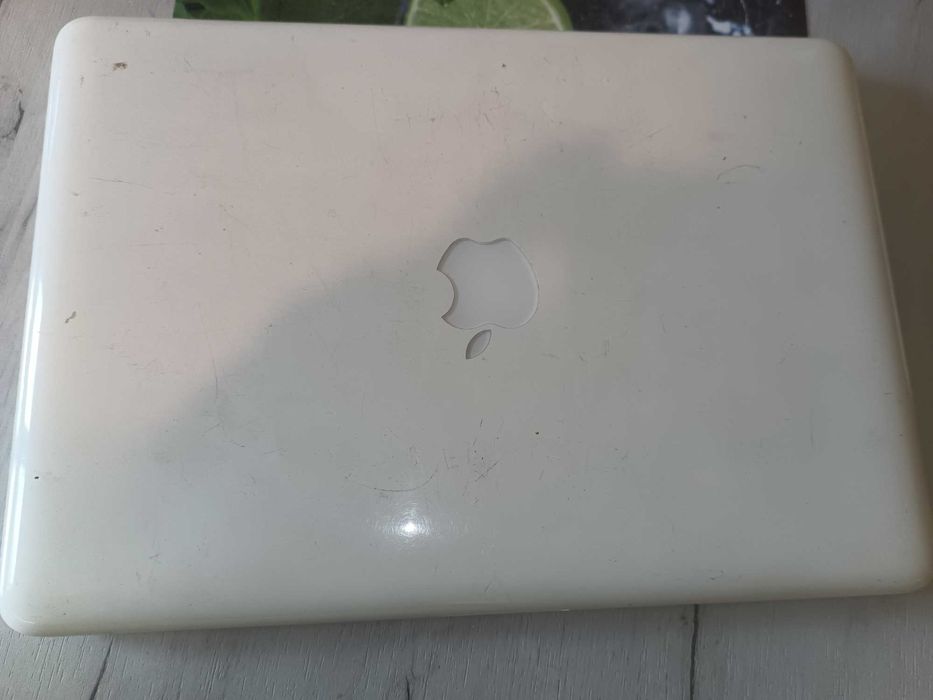 MacBook 7,1 с развалена клавиатура