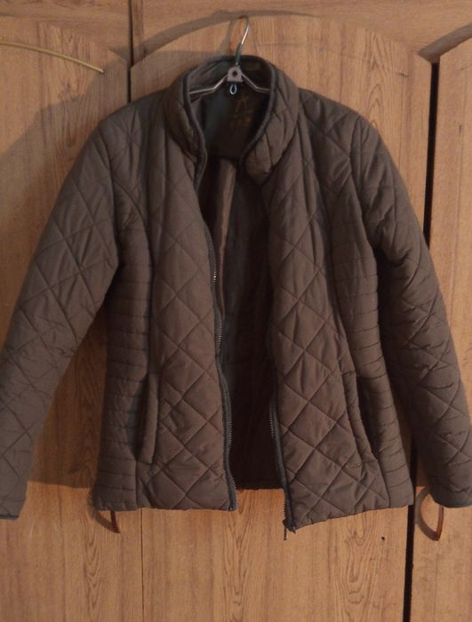 Продам женскую куртку