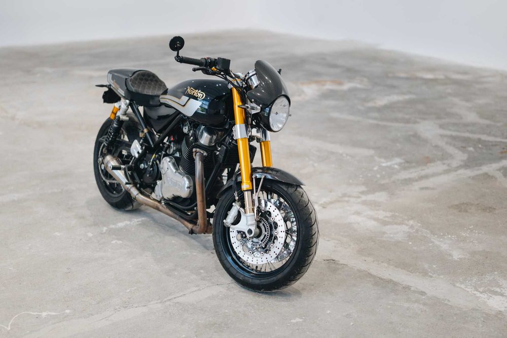 Norton Commando 961 (cafe racer / nu Triumph, Scrambler)