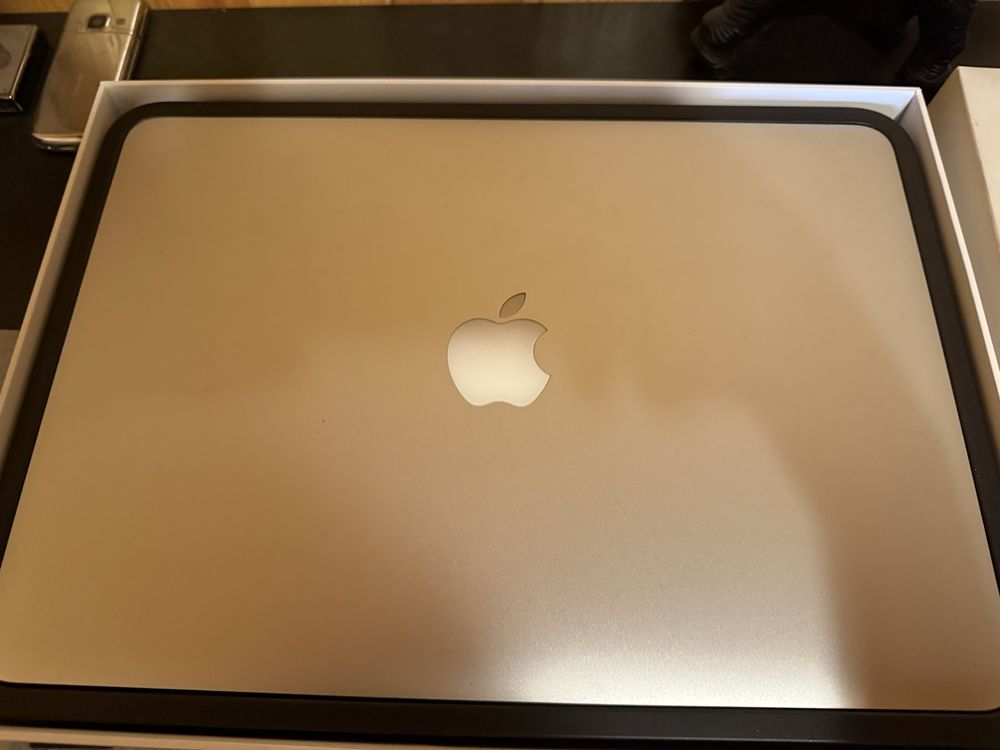 MacBook Air13 Не използван