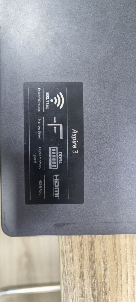 Notebook sotiladi acer