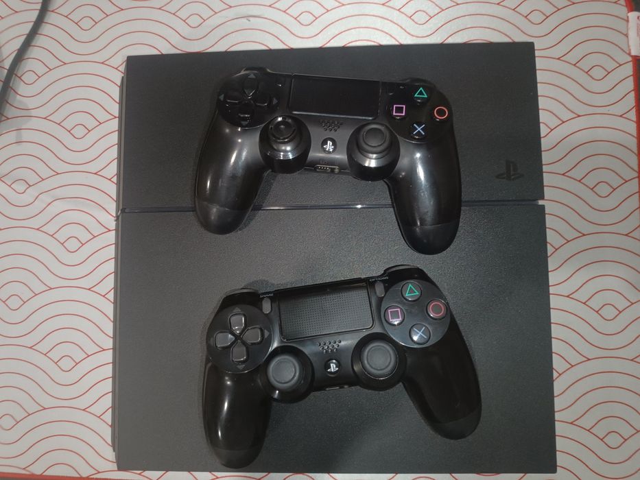 Продам ps4 fat 500 gb
