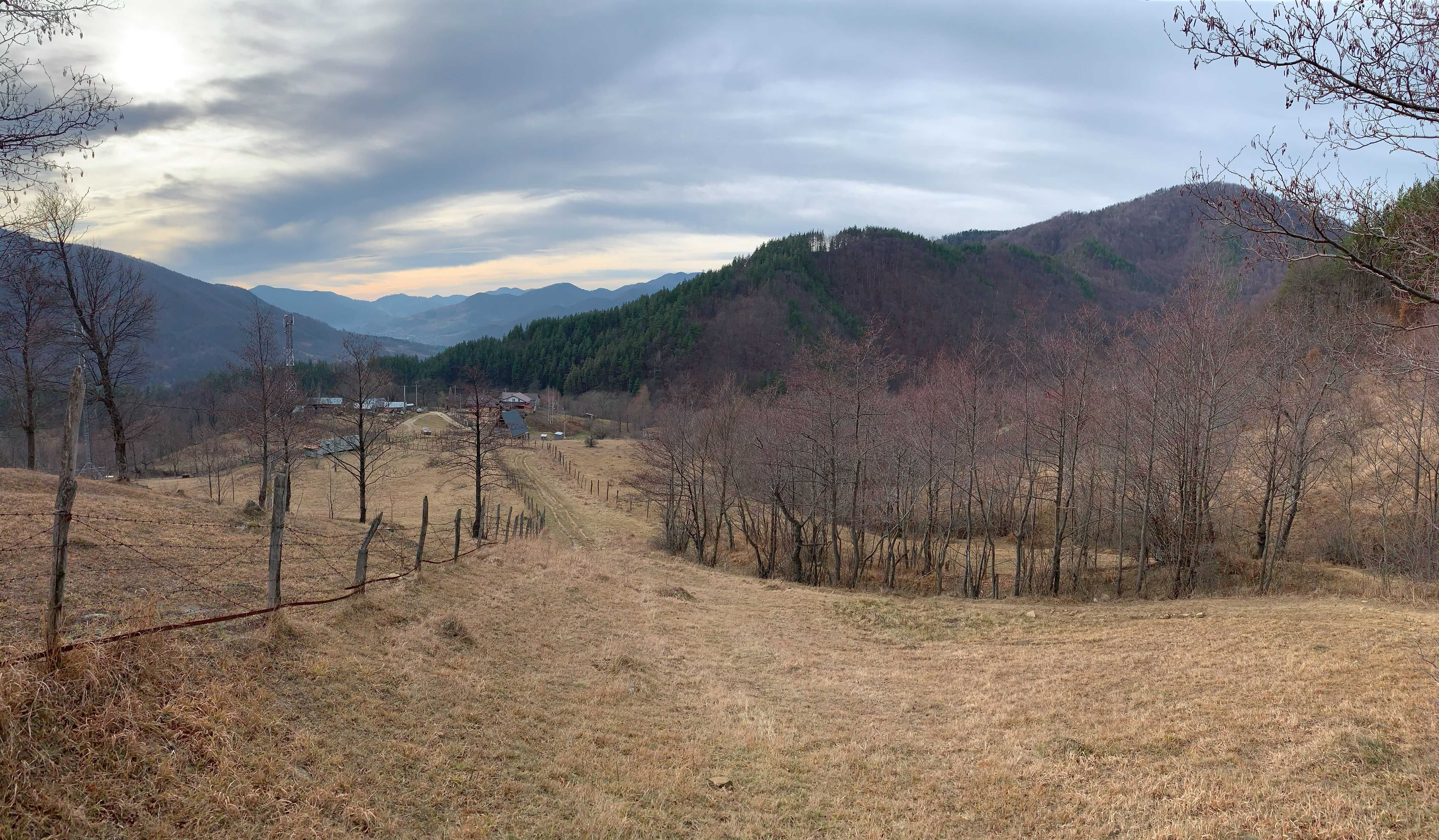 Teren Nehoiu, pentru cabană offgrid sau glamping