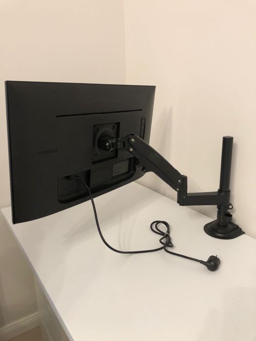 Продаю монитор 4К 27 дюймов