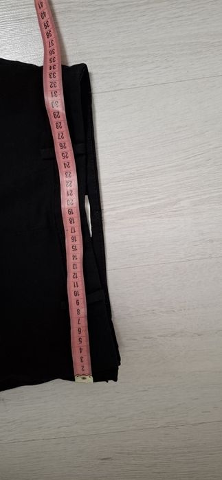 Vând pantaloni H&M pt damă