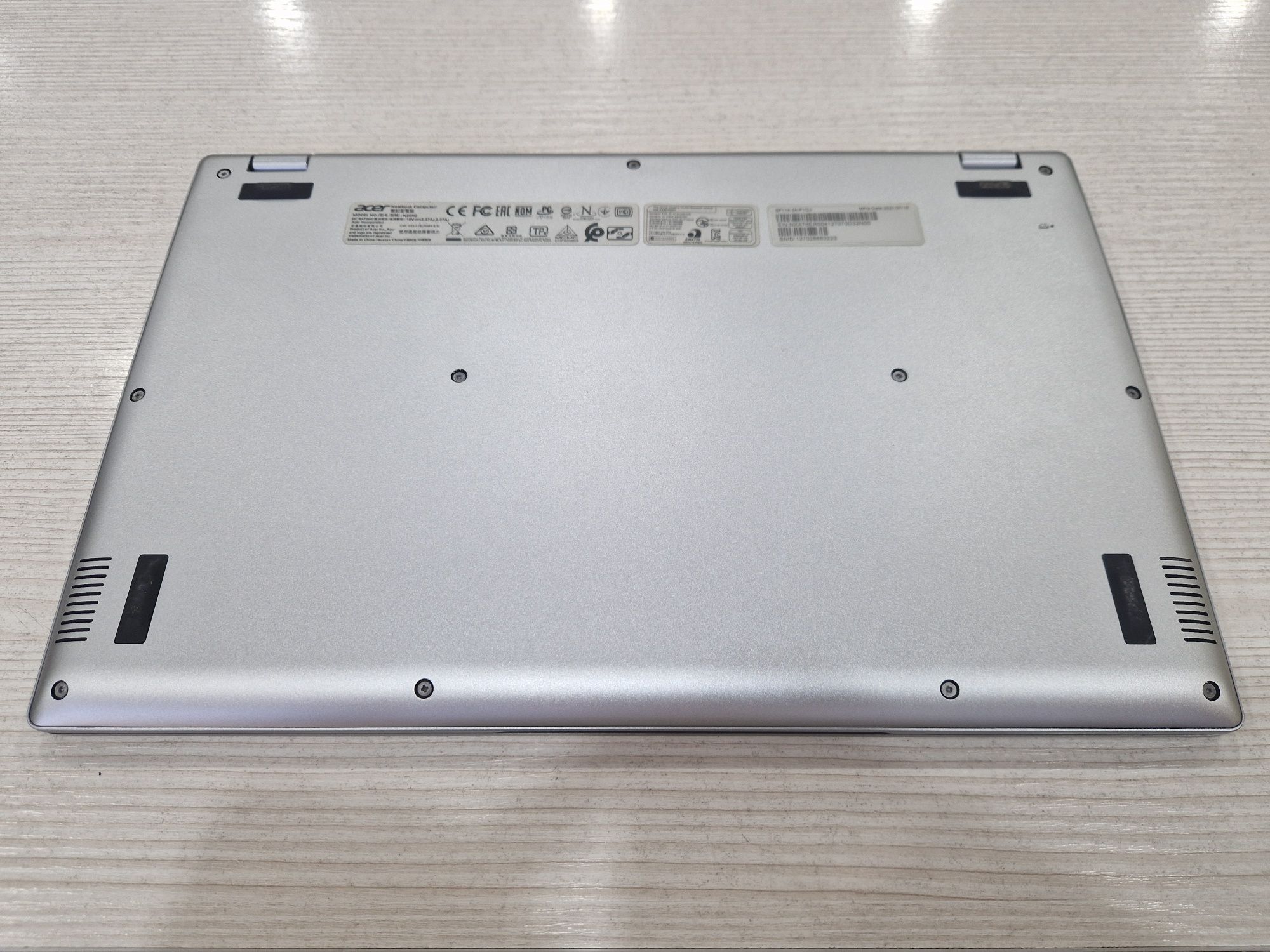 Ультра Acer Swift (4 ядра, 128 Gb SSD)