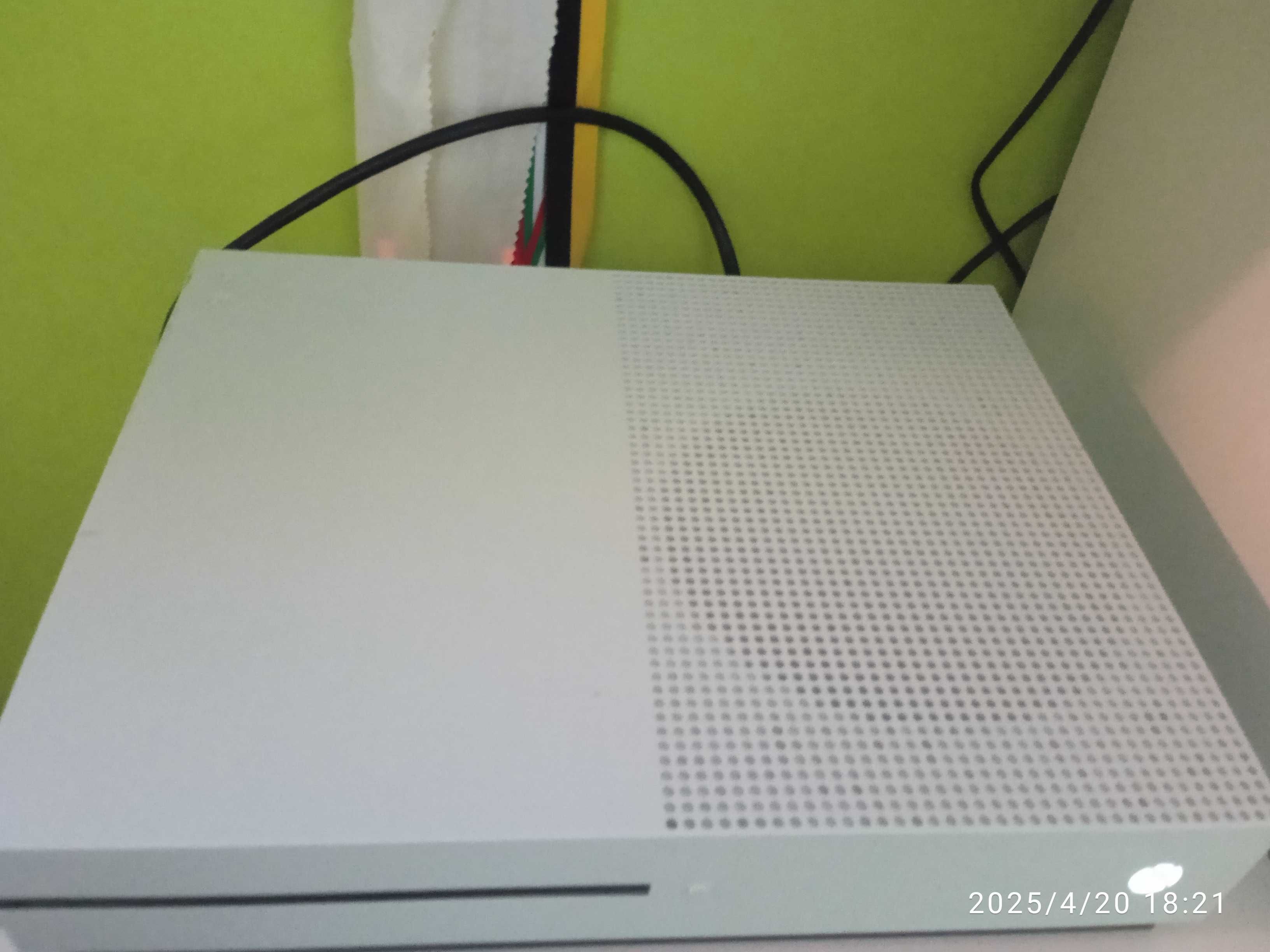 Xbox one с 3 игри