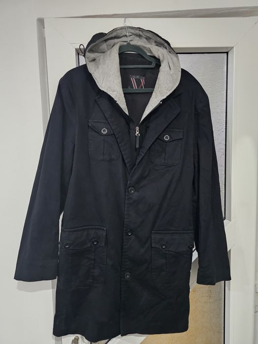 Haină cu glugă modernă