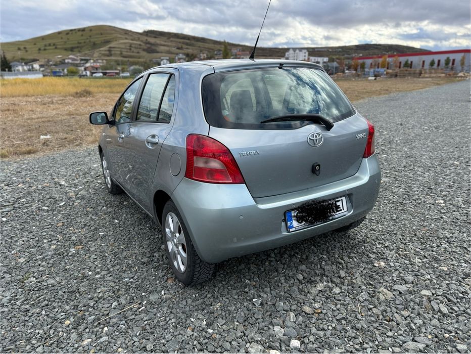 Vând Toyota Yaris