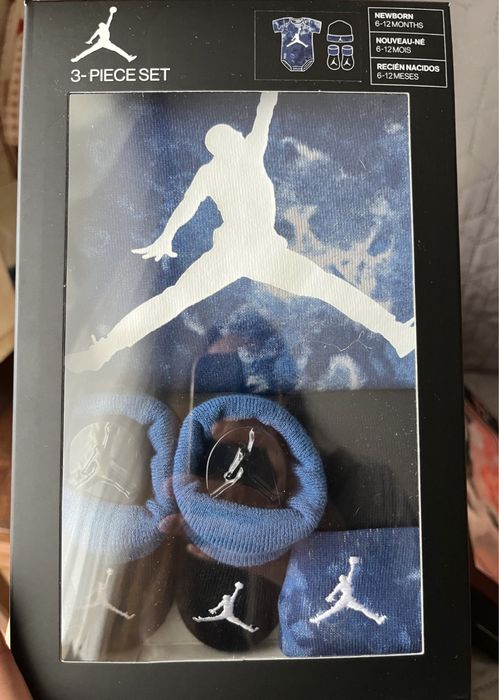 Нови Air Jordan бебешки комплекти, размер 6-12 месеца, два цвята