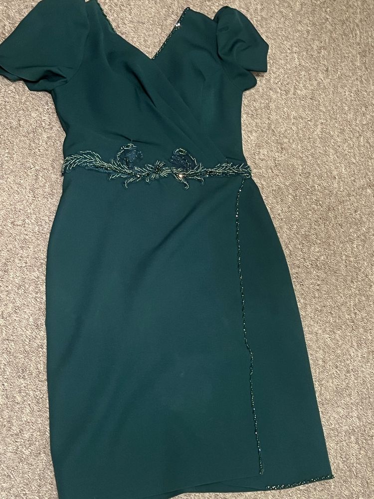 Официална зелена рокля,размер 46
