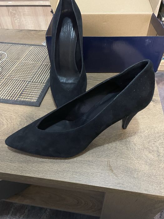 Дамски велурени обувки