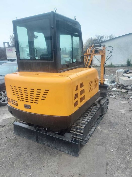 Miniexcavator 3.5t, NOU - Motor KUBOTA