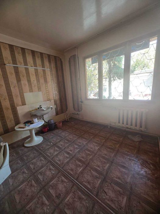 Чилонзор19 нежилой килинган 38м2 2хона 1этаж срочна сотилади