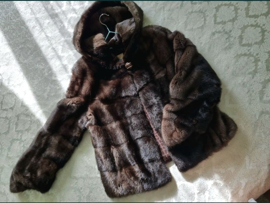 Шуба короткая ( автоледи)