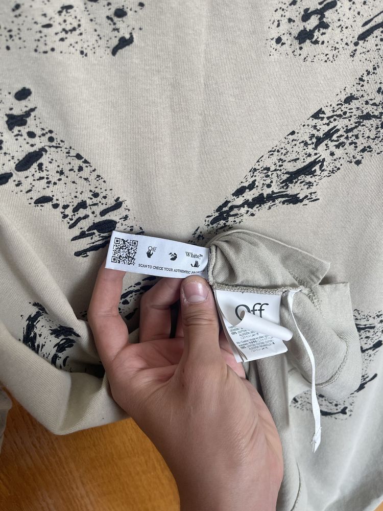 Off White Beige Paint Splat Arrow T-Shirt