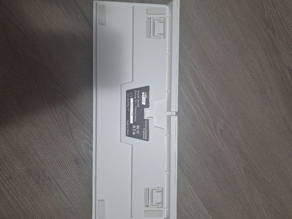 Vând tastatura royal kludge rk87 (key cap puller inclus) noua