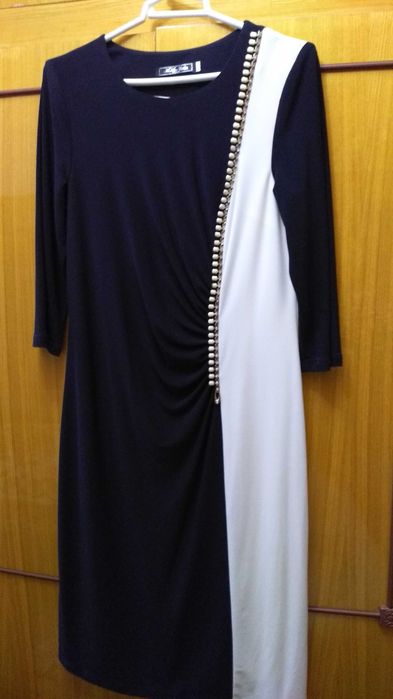 Продам платье женское