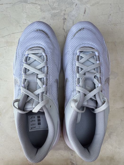 Nike Legend Essential  37,5