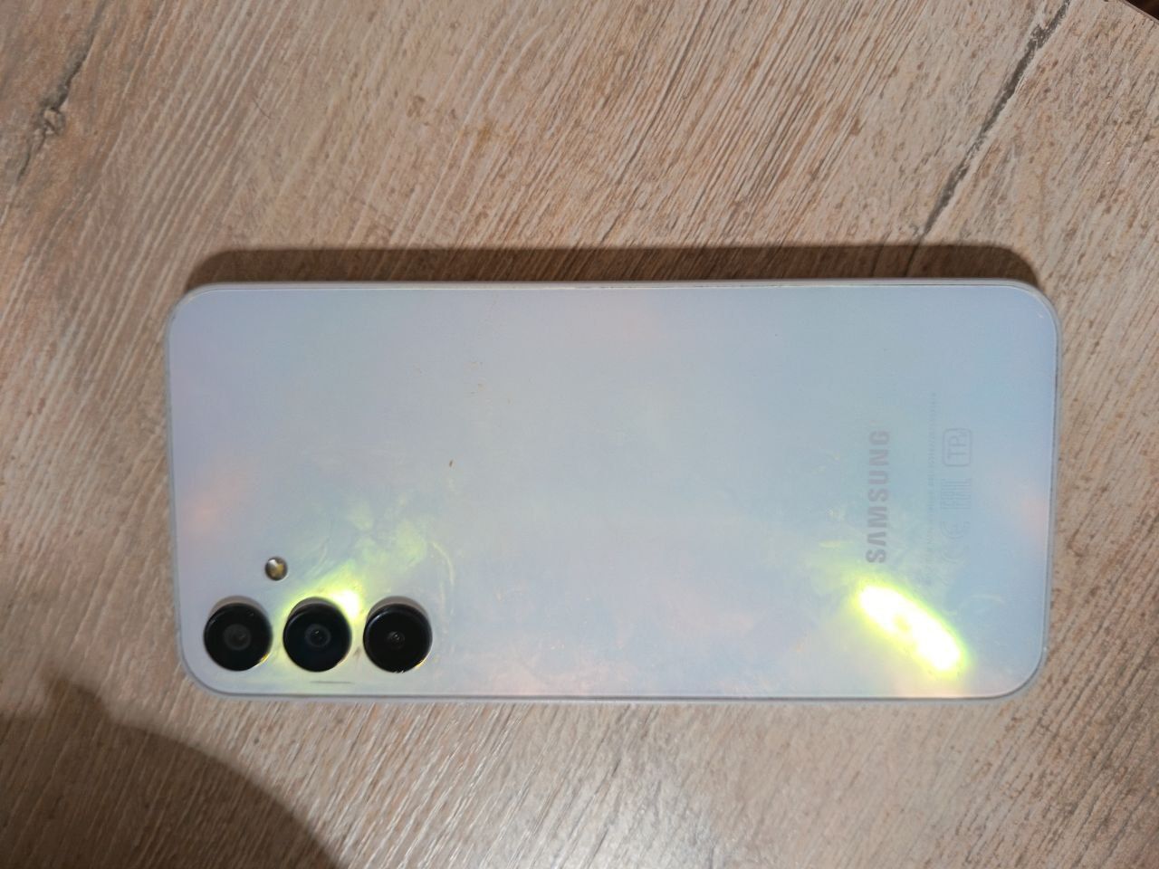 Samsung a15 sotiladi 128 tali