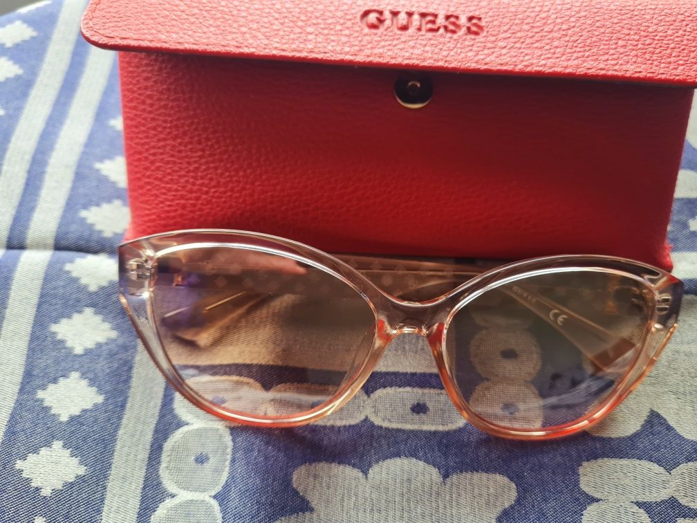 Дамски слънчеви очила GUESS