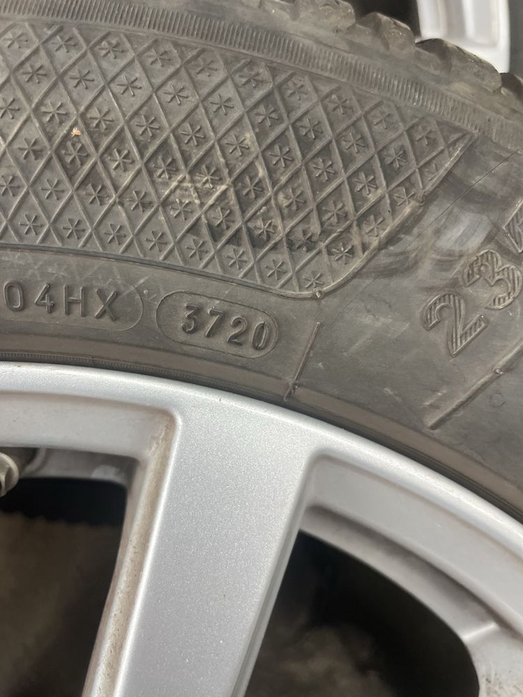 Джанти със зимни гуми 235/55/17 за Ауди,Фолксваген,Сеат