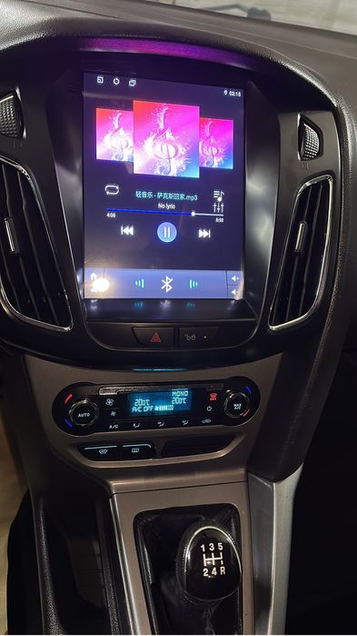 Ford Focus Hatchback-1.6 benzina clasic-2011-Impecabila