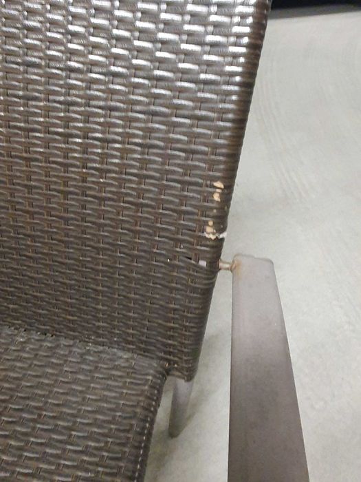 2бр. Градински столове със забележки