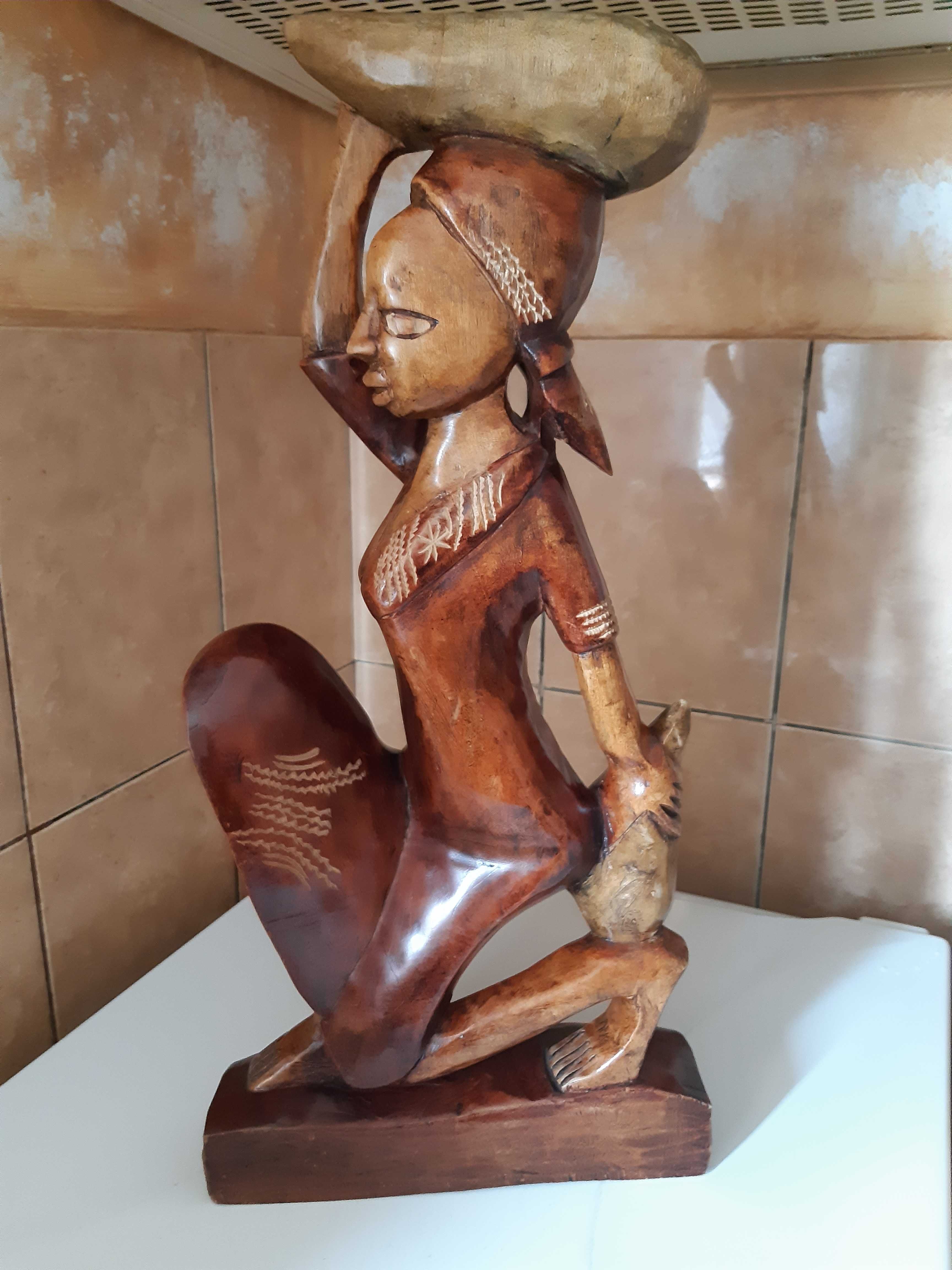 Statueta femeie africana, sculptata in lemn masiv, inalta 53cm