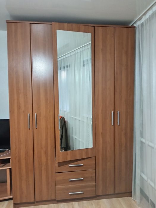 Продам шкаф плательный б/у