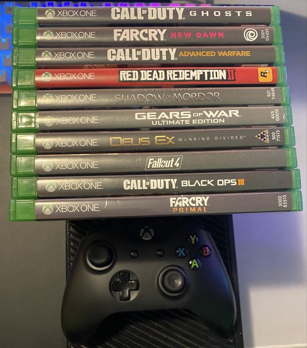Xbox one 1TB + 10 jocuri ( cutia originala )