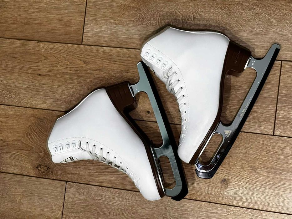 Коньки Jackson Excel c лезвиями Mark II в размере 41,5
