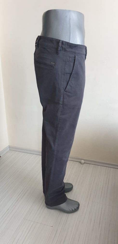 Hugo Boss Schino Slim Fit Mens Size 33/30 НОВО! ОРИГИНАЛ!  Панталон!