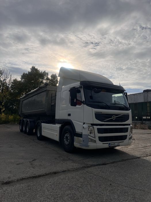 Ansamblu basculabil Volvo FM EEV si semiremorca Schmitz SKI-24