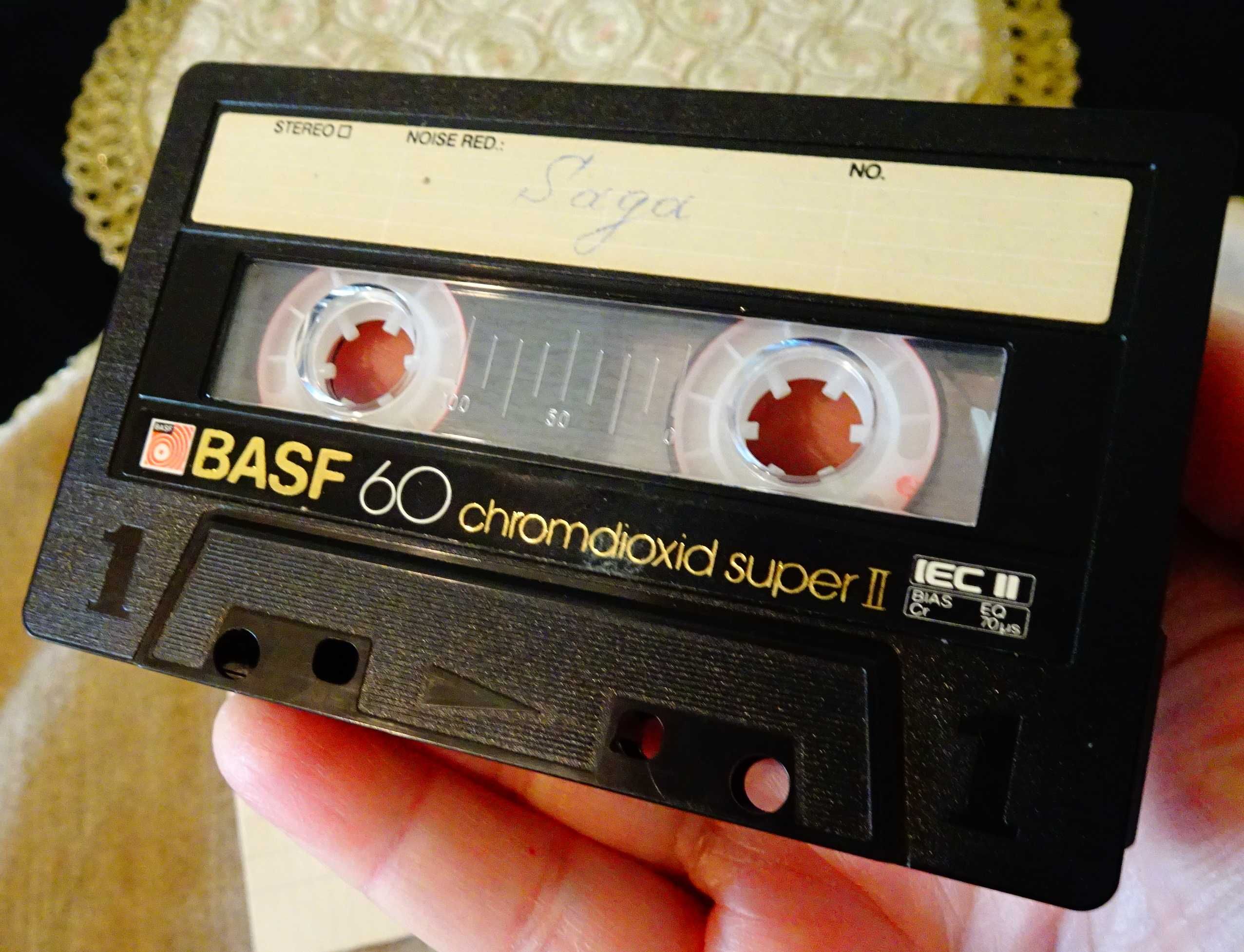 BASF аудио касета със рок групите Saga и Rainbow.