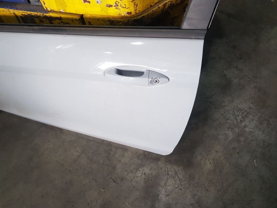 Usa stanga  ford fiesta mk7 2017 pe original