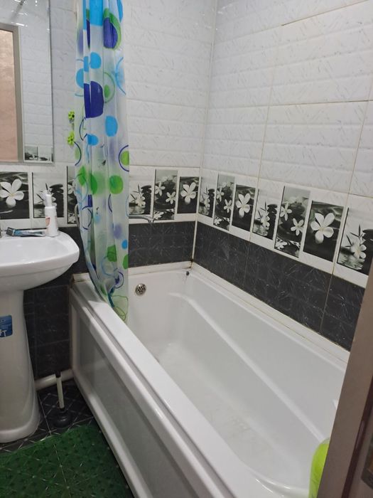 Тезда 3 хонали квартира сотилади.