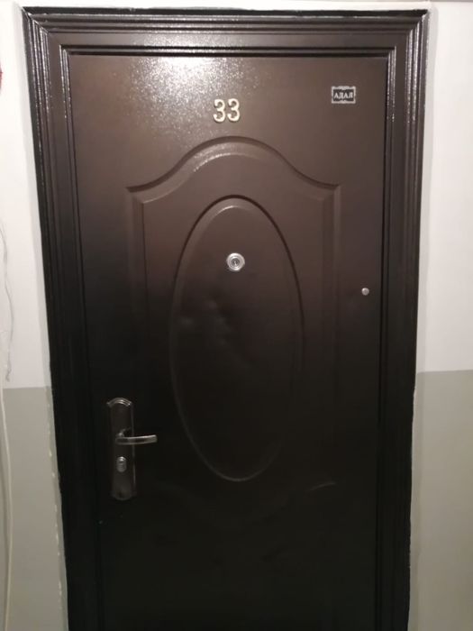 Продам входную дверь