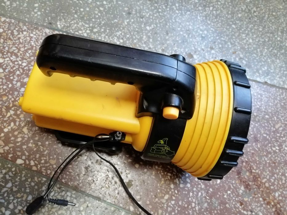 Lanterna profesionala proiector