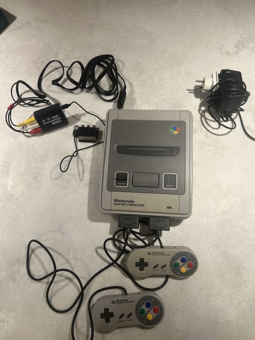 Consola Nintendo Super Famicom 8 casete jocuri