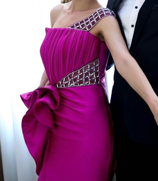 Rochie cu trena- fucsia