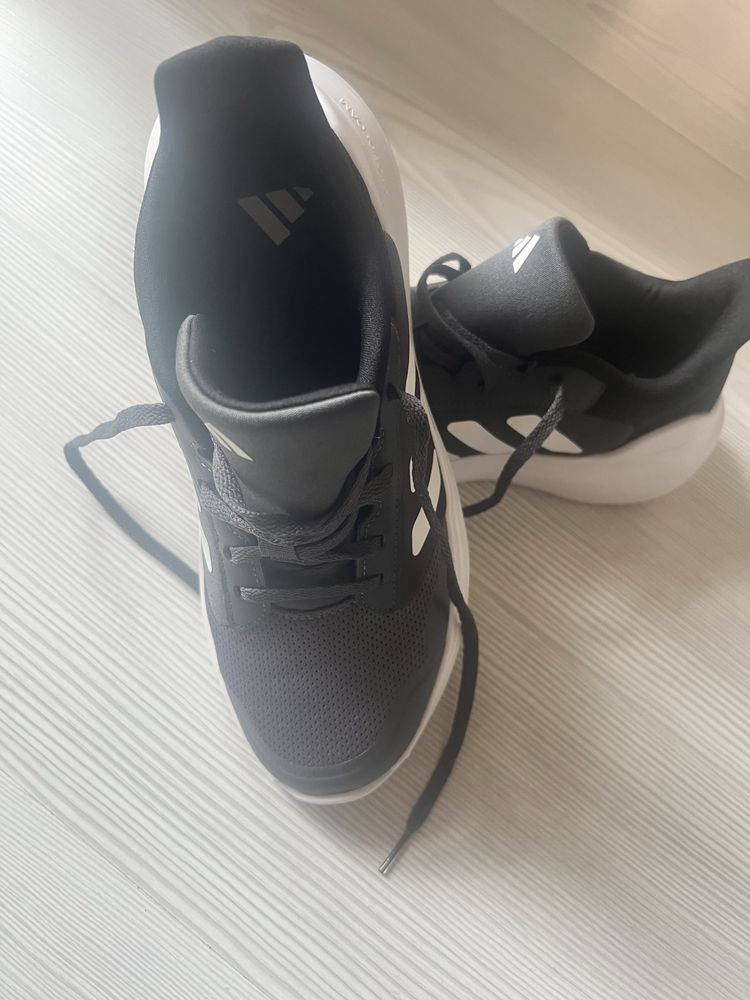 Adidas маратонки