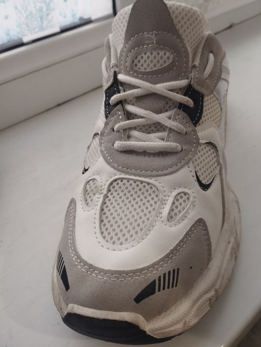 Кроссовки унисекс ,40 р